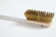 BRUSH – ALUMINUM HANDLE 47″